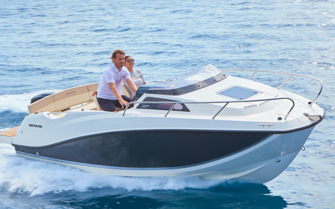 555 Cabin – Kompaktes Boot Modell für maximale Freiheit auf dem Wasser
